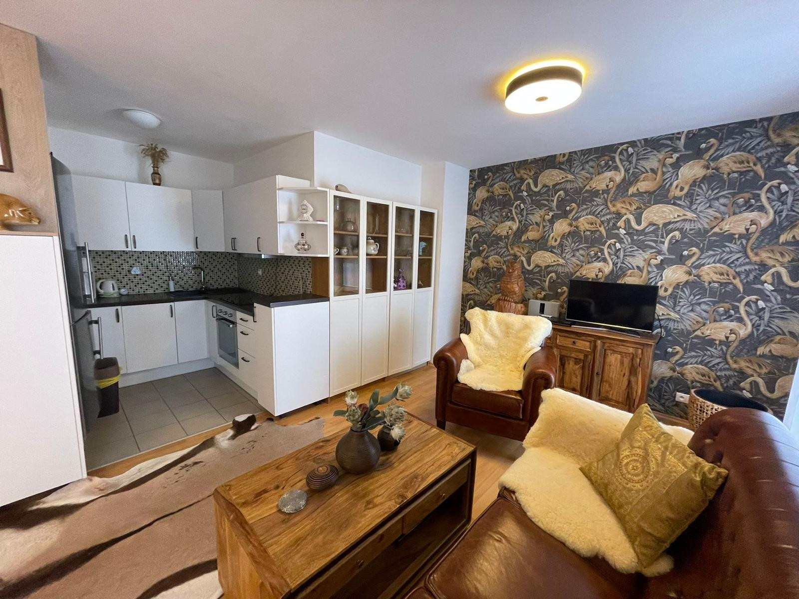 Na prenájom 3-izbový byt s balkónmi a 2 parkovacími miestami v Záhorskej Bystrici