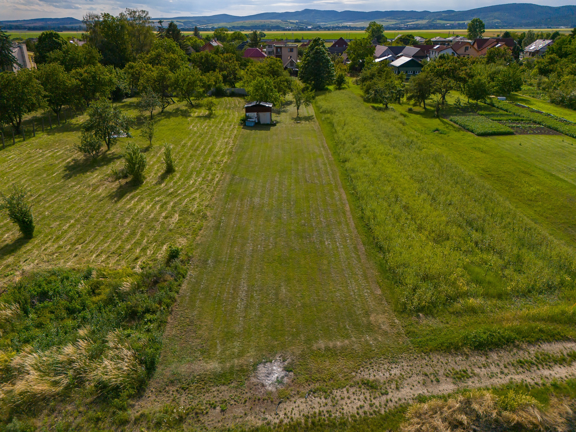 PREDAJ - pozemok na výstavbu rodinného domu (1020m2)