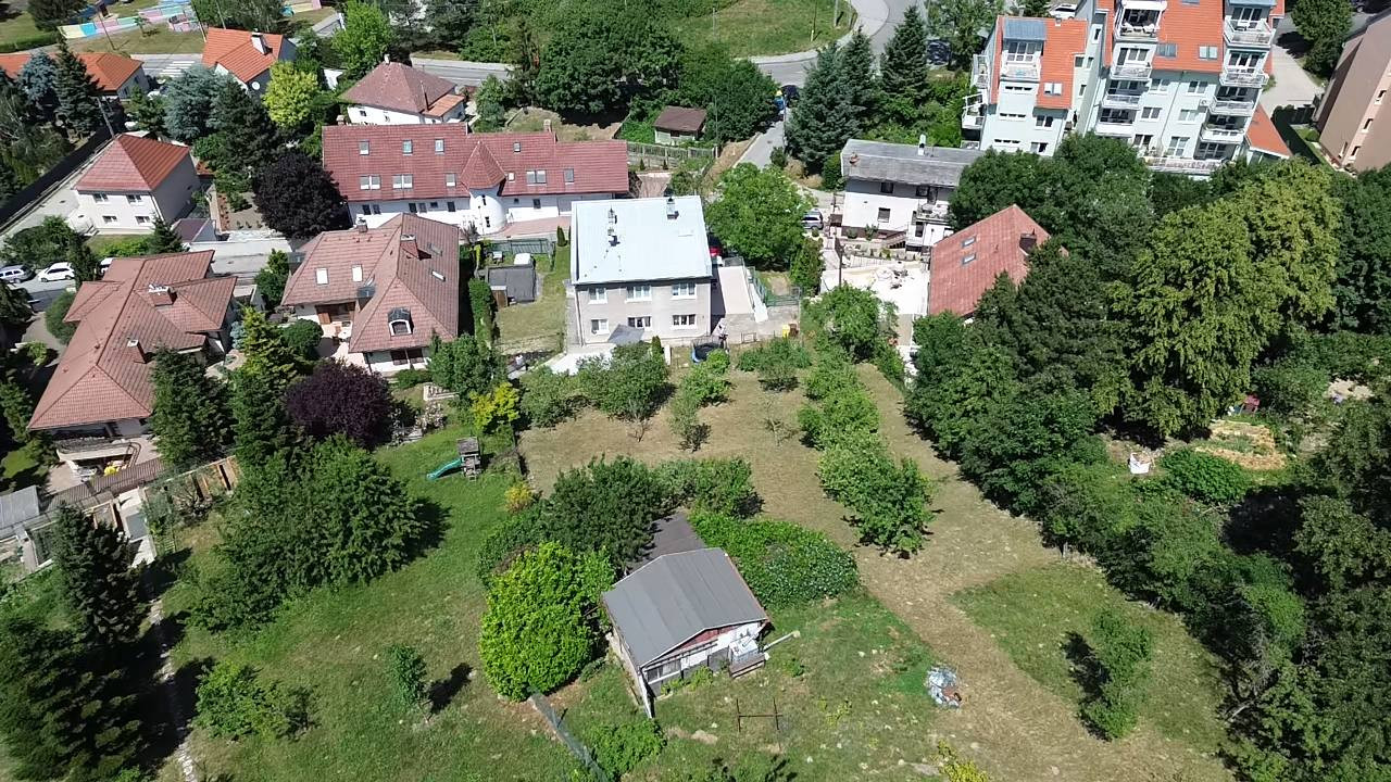 Predaj: rodinný dom s veľkorysým pozemkom.
