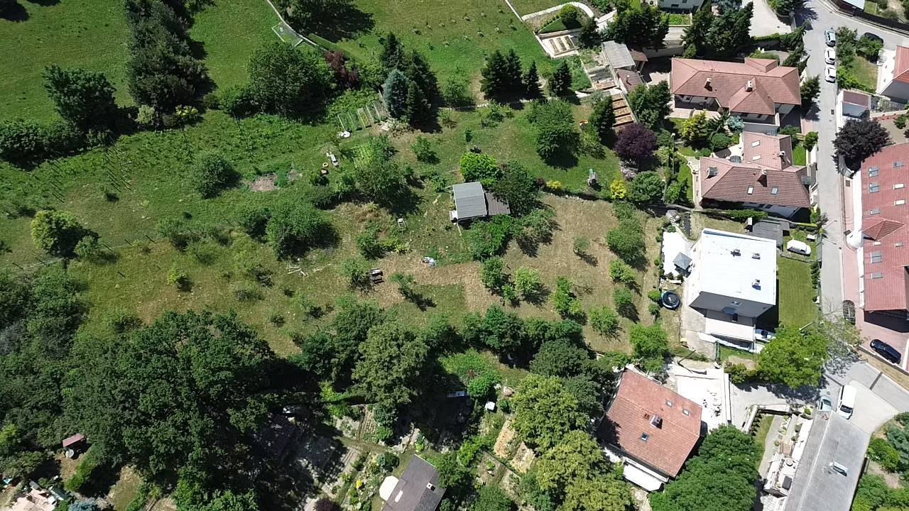 Predaj: rodinný dom s veľkorysým pozemkom.
