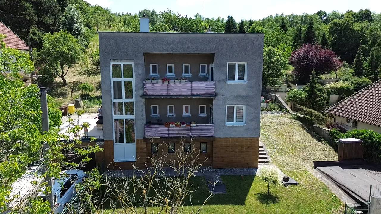 Predaj: rodinný dom s veľkorysým pozemkom.