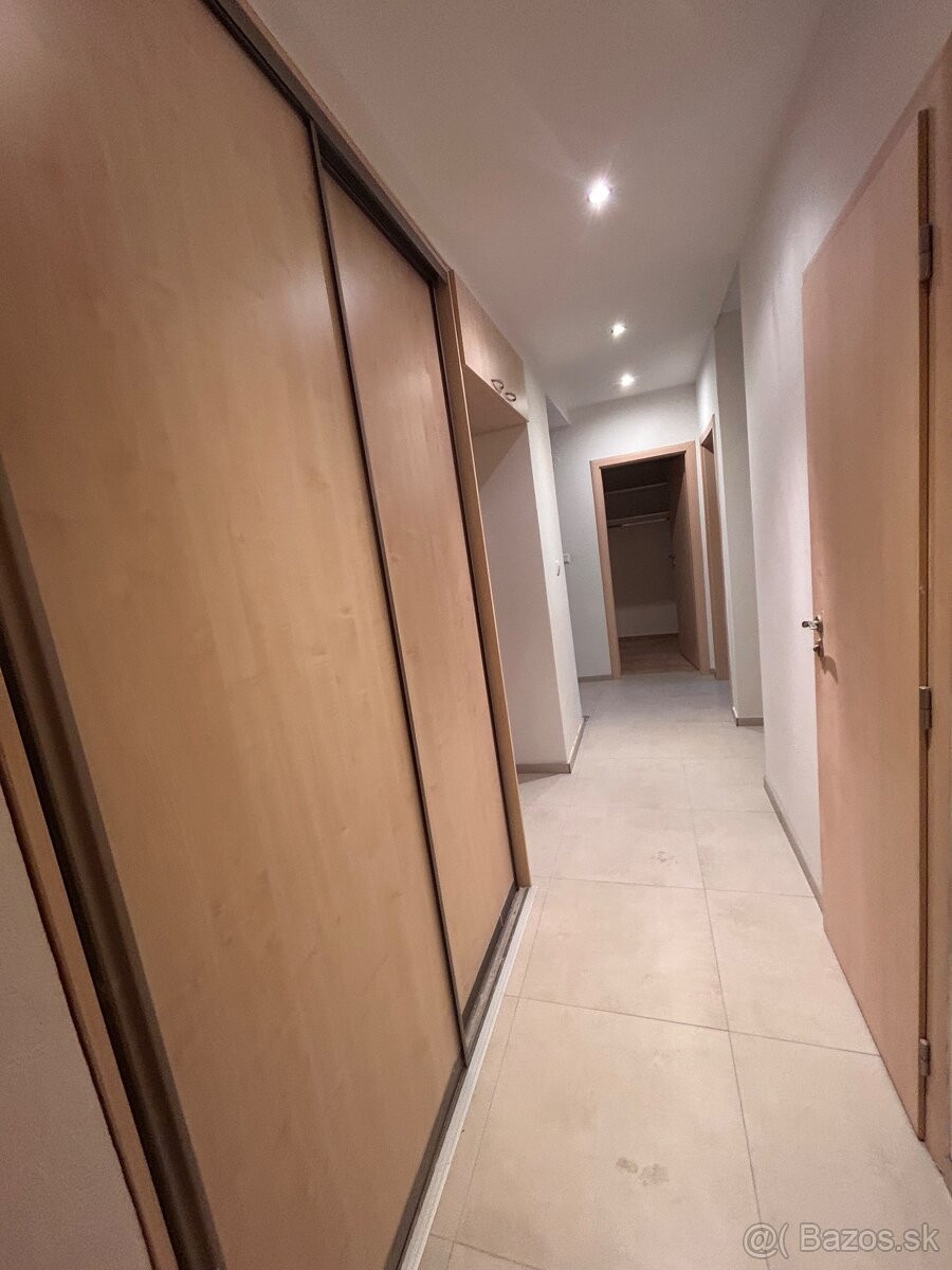 PRENÁJOM 3izb. byt po rekonštrukcii v Ružinove.