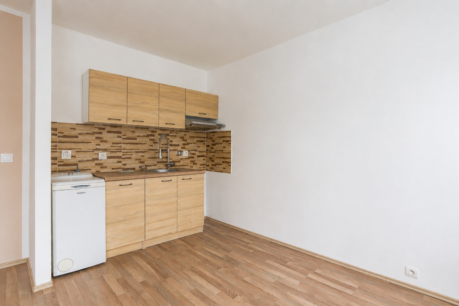PREDAJ - Garsónka – ul.Hurbanova, Stará Turá, 25 m² +pivnica