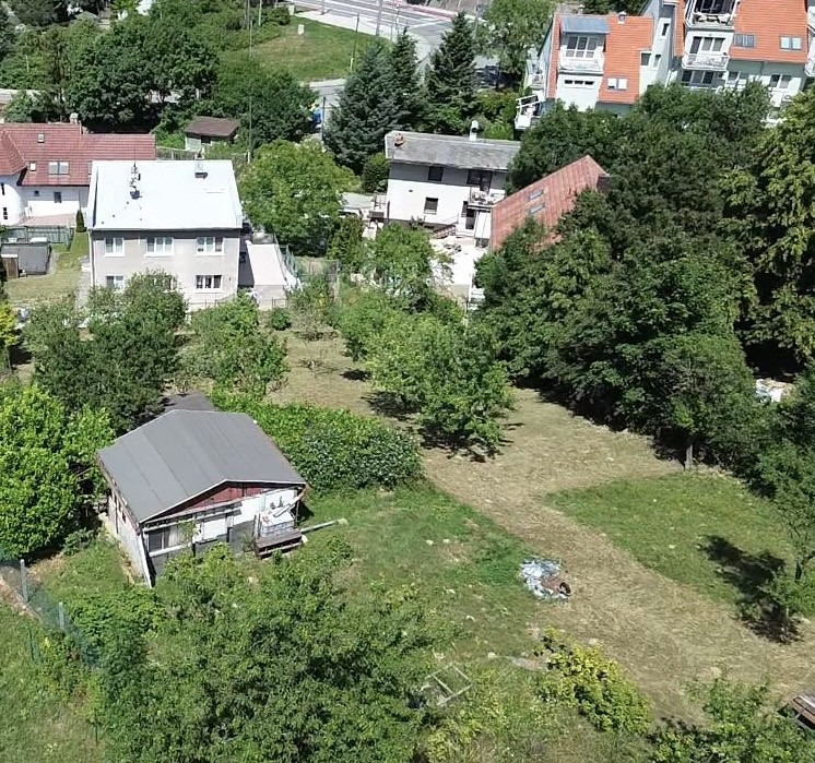 Predaj: rodinný dom s veľkorysým pozemkom.
