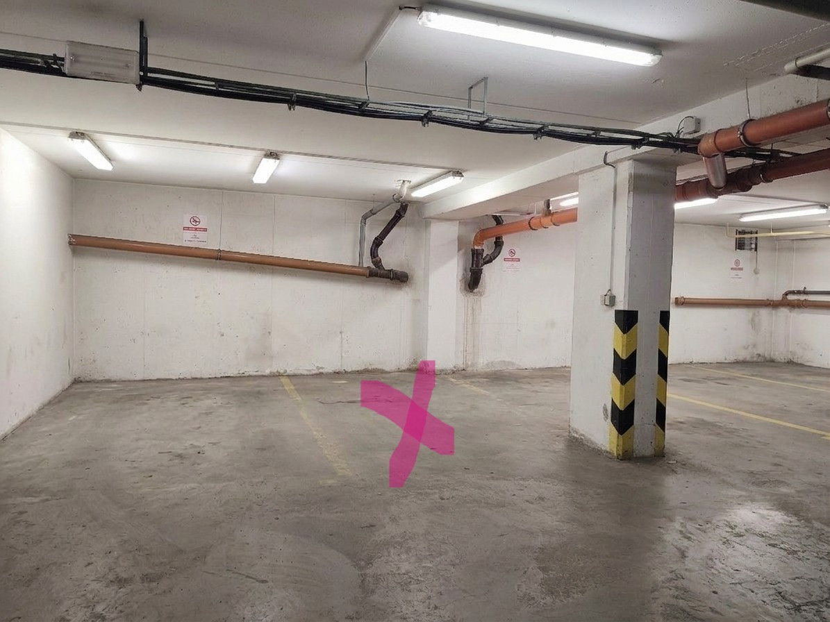 EXKLUZÍVNE NA PREDAJ: Garážové parkovacie státie v centre Malaciek – Malé námestie