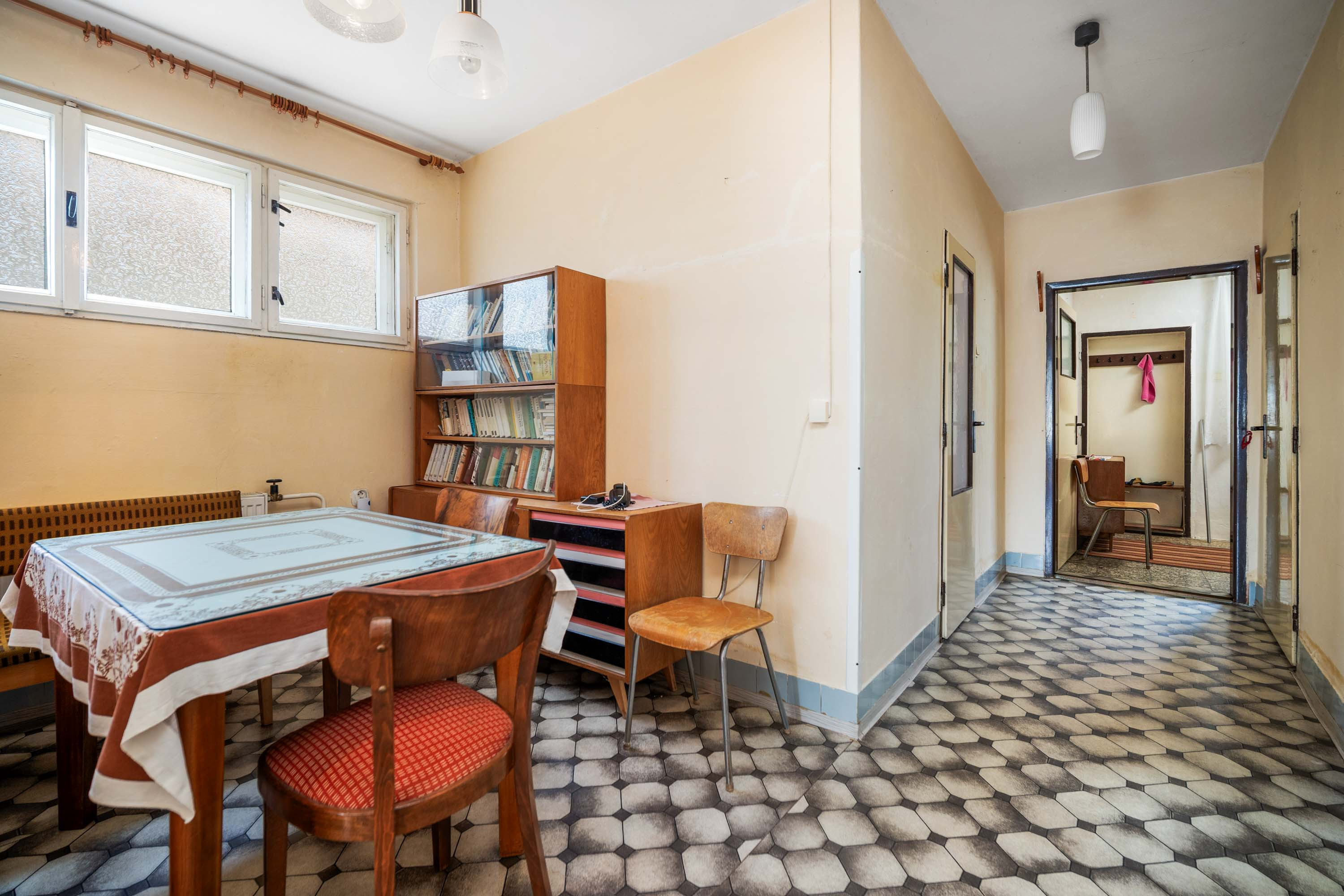 REZERVOVANÉ - 2,5-izbový rodinný dom s pivnicou a využiteľným podkrovím, DRAHOVCE