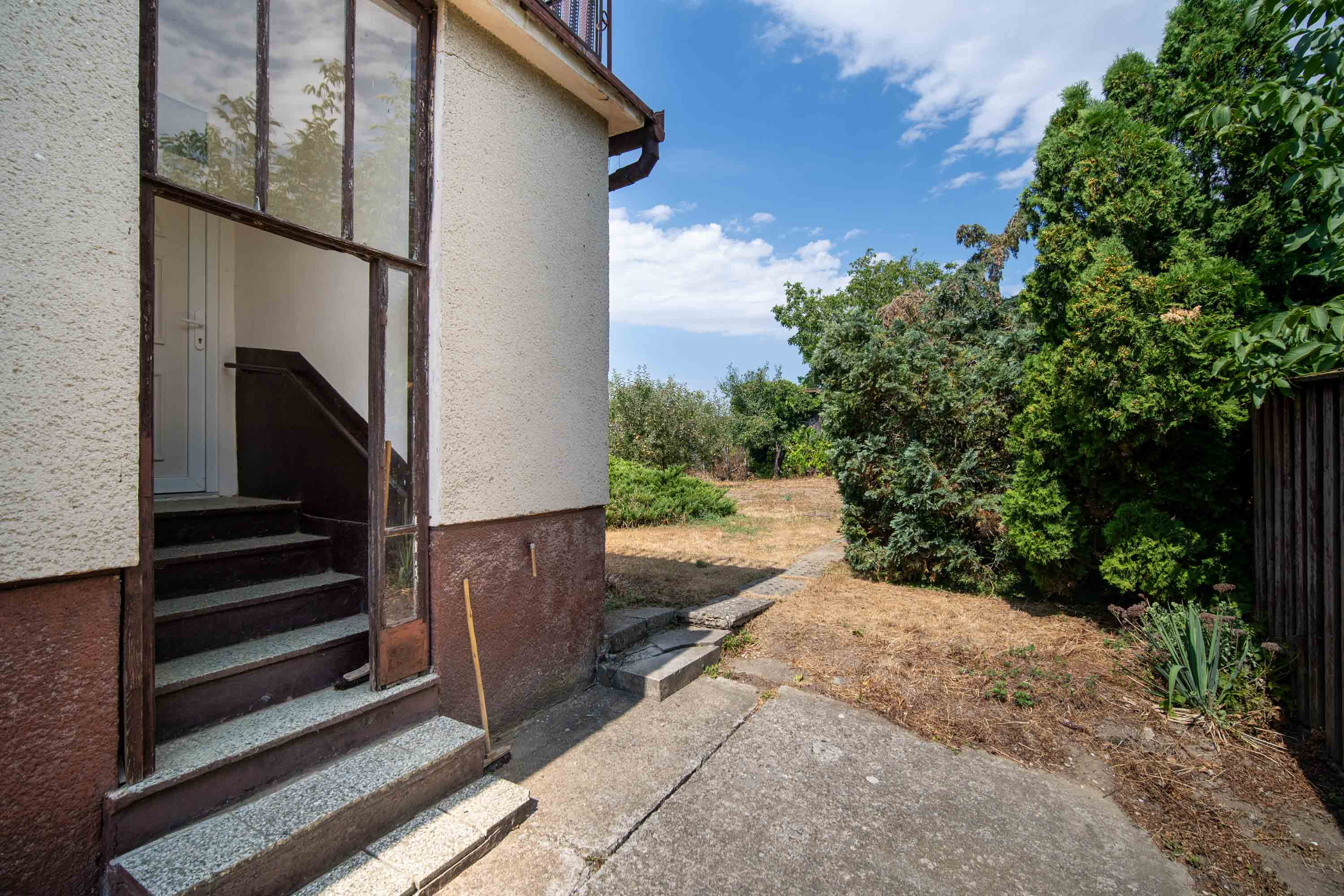 REZERVOVANÉ - 2,5-izbový rodinný dom s pivnicou a využiteľným podkrovím, DRAHOVCE