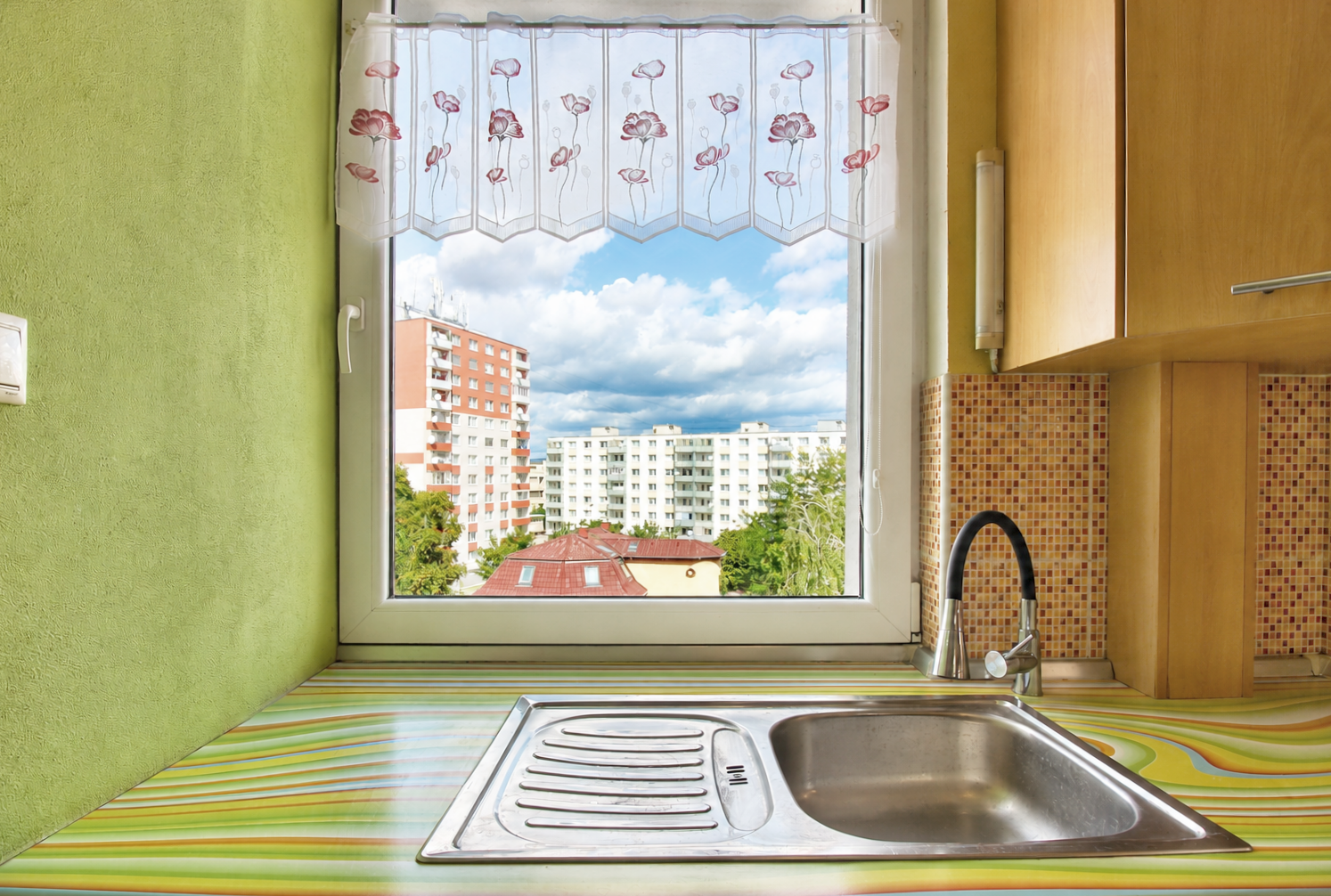 🏡 NA PREDAJ 3-izb. BYT S VEĽKOU KÚPEĽŇOU A ZASKLENÝM BALKÓNOM | DIBROVOVA | NOVÉ MESTO NAD VÁHOM