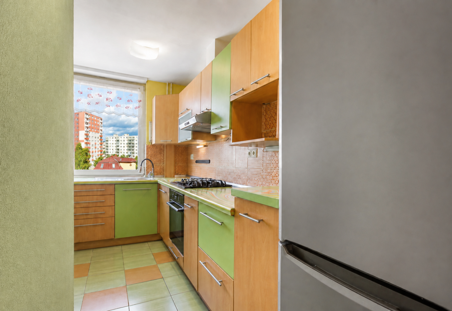 🏡 NA PREDAJ 3-izb. BYT S VEĽKOU KÚPEĽŇOU A ZASKLENÝM BALKÓNOM | DIBROVOVA | NOVÉ MESTO NAD VÁHOM