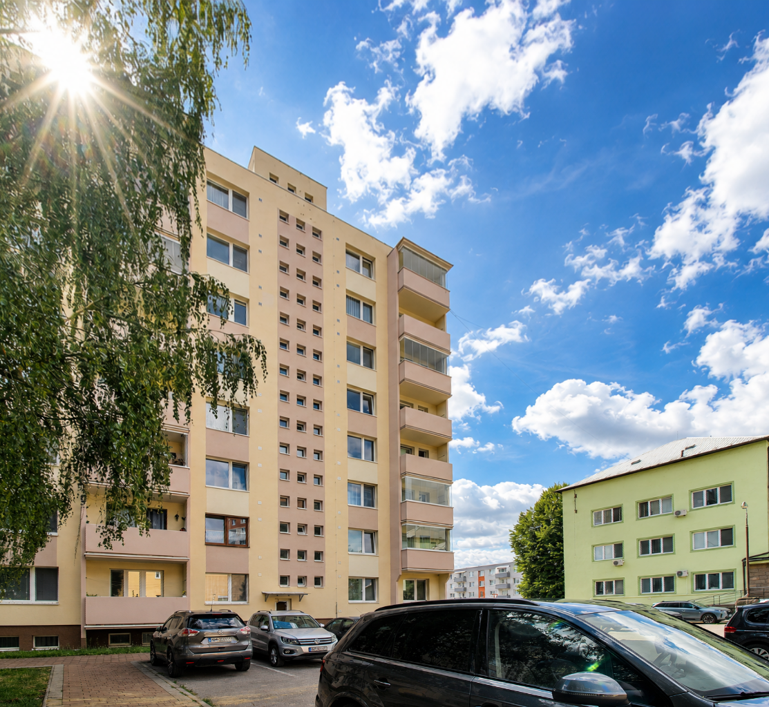🏡 NA PREDAJ 3-izb. BYT S VEĽKOU KÚPEĽŇOU A ZASKLENÝM BALKÓNOM | DIBROVOVA | NOVÉ MESTO NAD VÁHOM