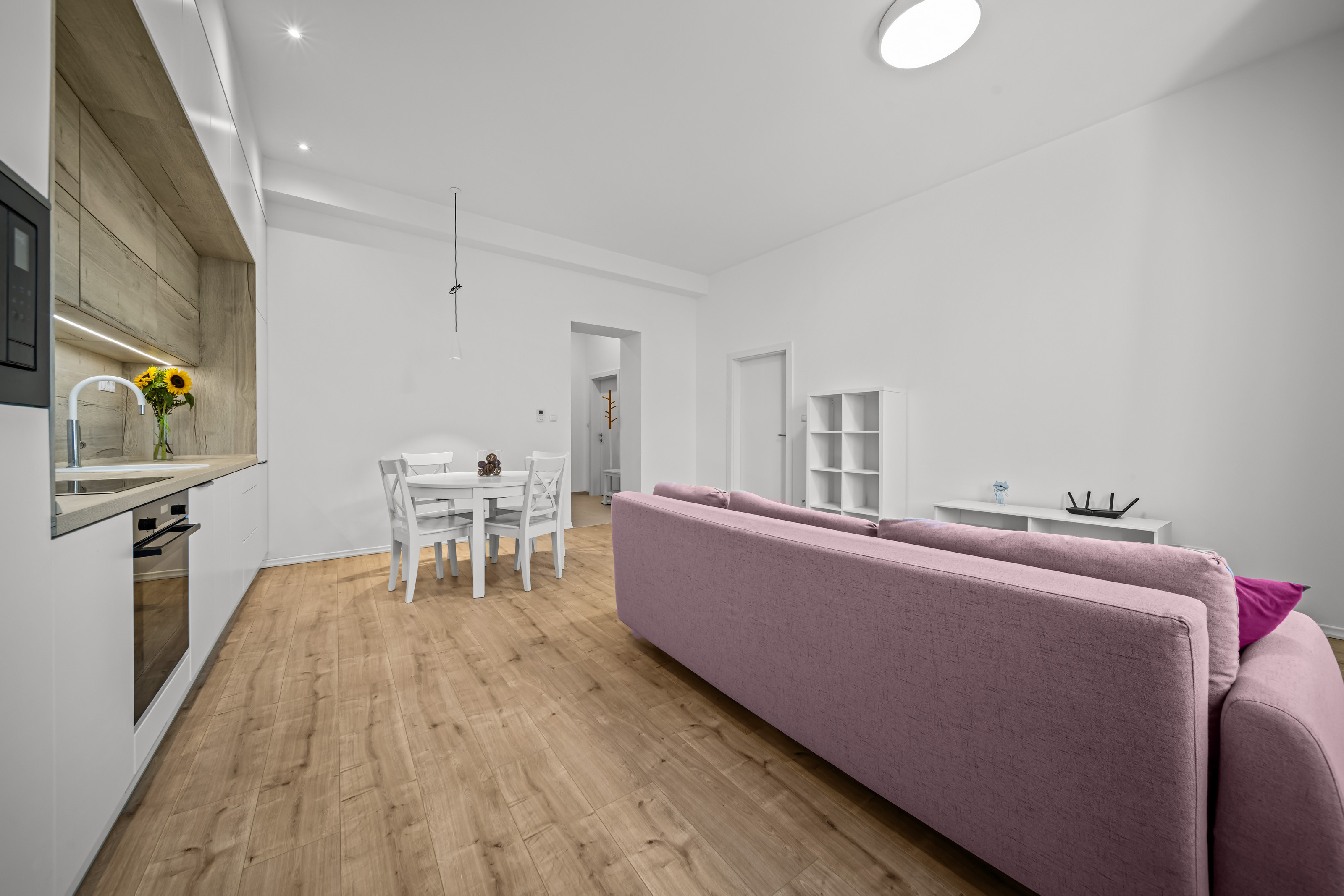 Na prenájom moderný 2-izbový byt – Lermontovova ulica, Palisády