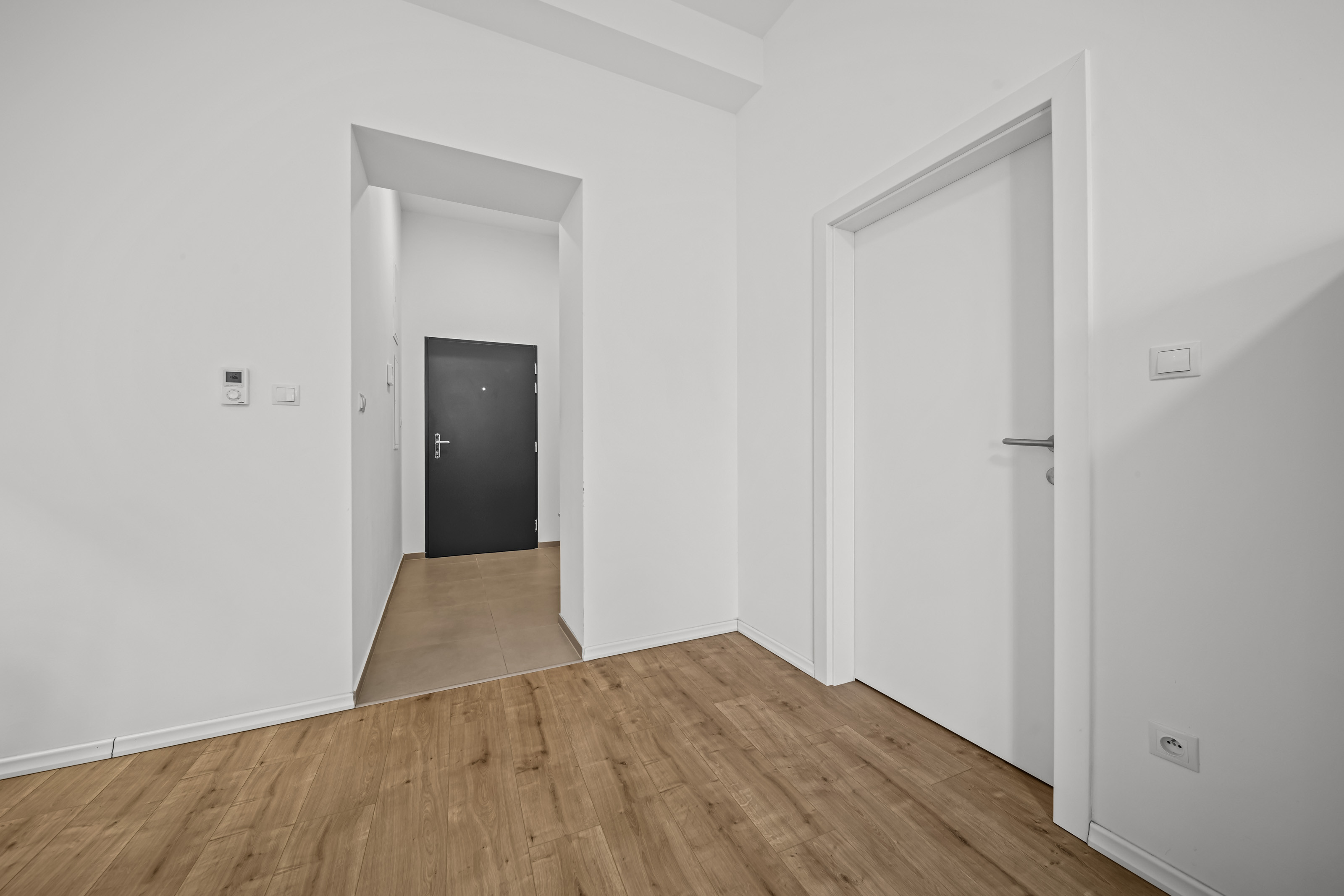 Na prenájom moderný 2-izbový byt – Lermontovova ulica, Palisády