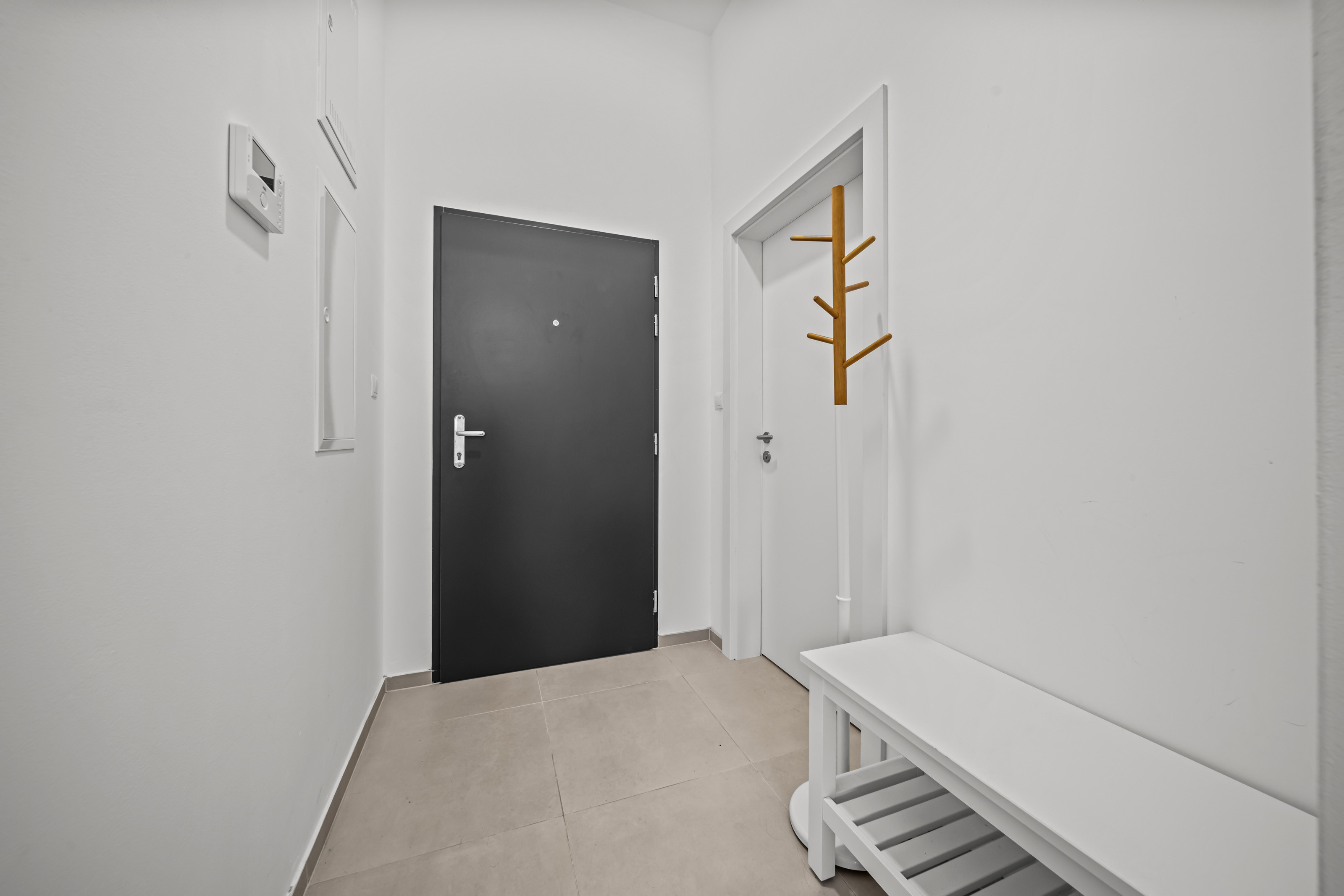 Na prenájom moderný 2-izbový byt – Lermontovova ulica, Palisády