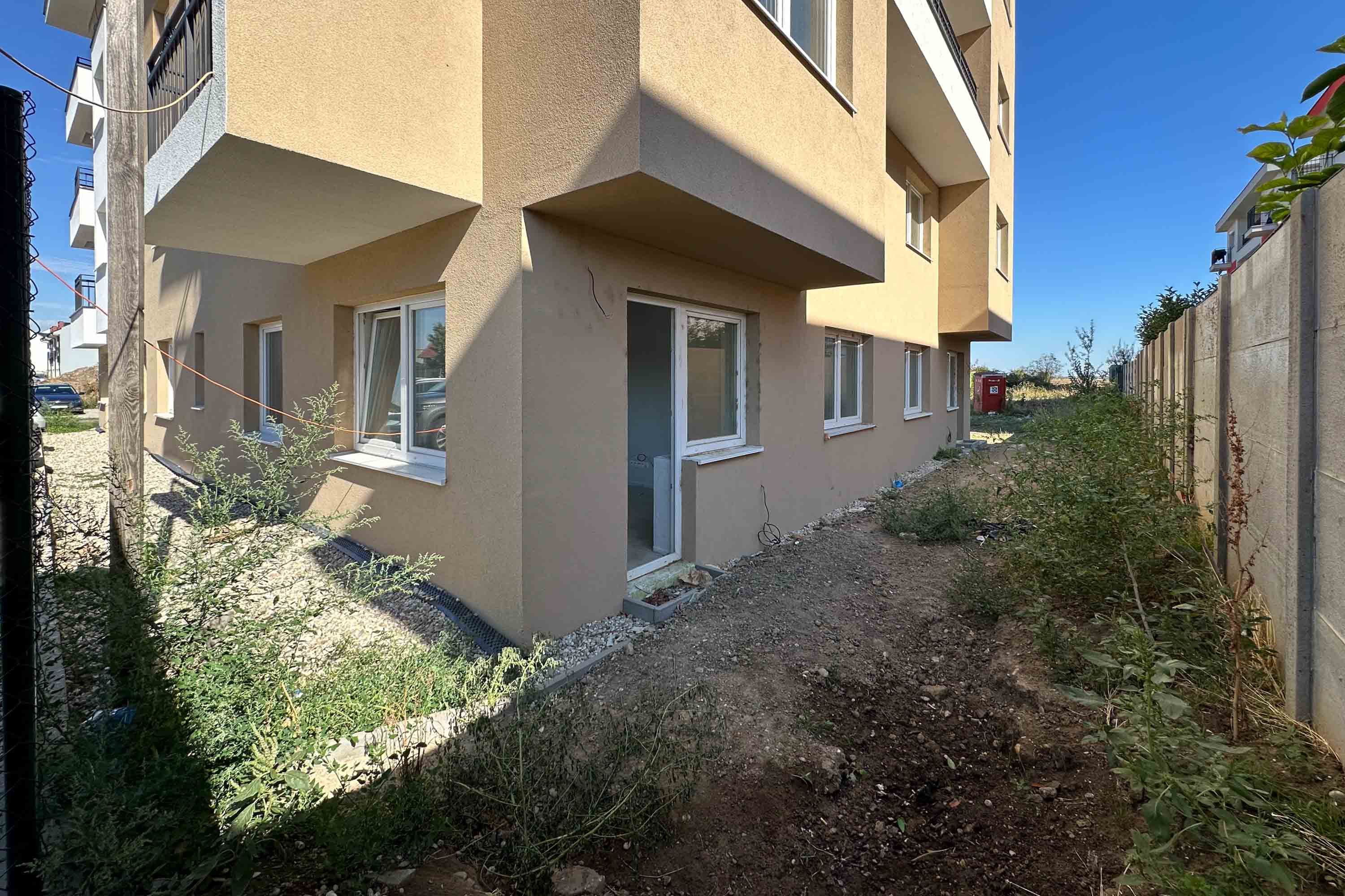 🏡 VILADOMY SENEC | NA PREDAJ 3-IZBOVÝ BYT SO SÚKROMNOU ZÁHRADKOU 48 m²