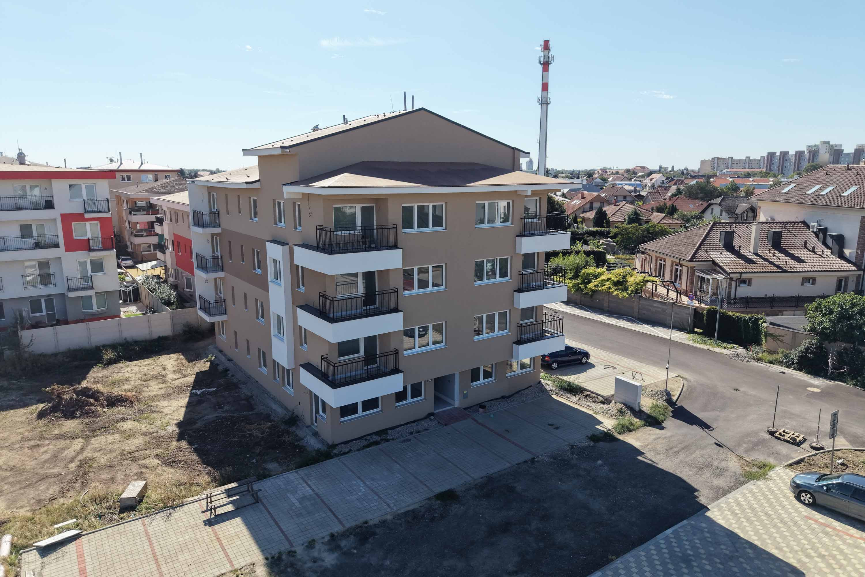 🏡 VILADOMY SENEC | NA PREDAJ 2-IZBOVÝ BYT SO SÚKROMNOU ZÁHRADKOU 36 m²