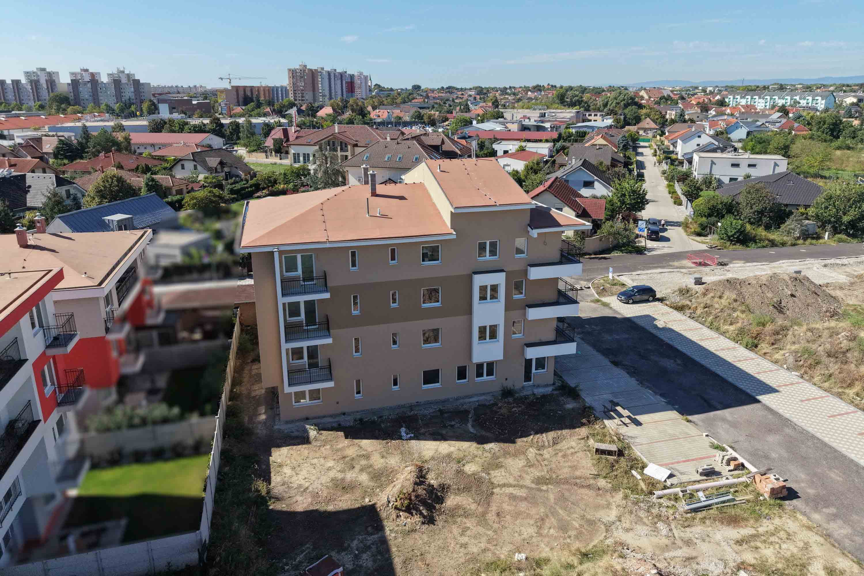 🏡 VILADOMY SENEC | NA PREDAJ 2-IZBOVÝ BYT SO SÚKROMNOU ZÁHRADKOU 36 m²
