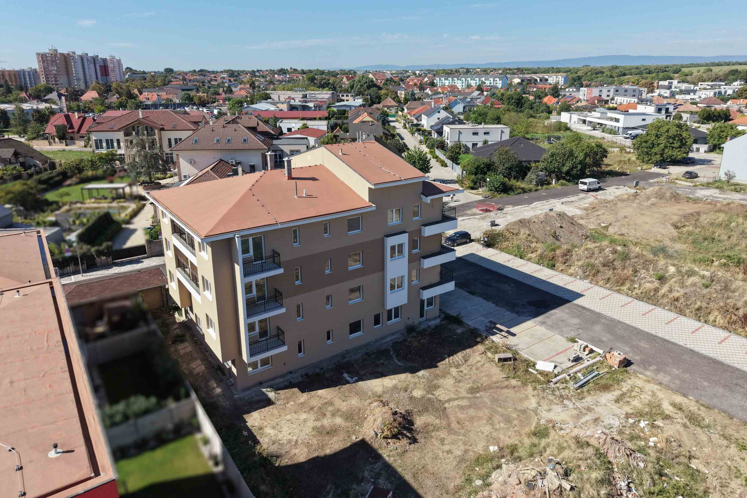🏡 VILADOMY SENEC | NA PREDAJ 2-IZBOVÝ BYT SO SÚKROMNOU ZÁHRADKOU 36 m²