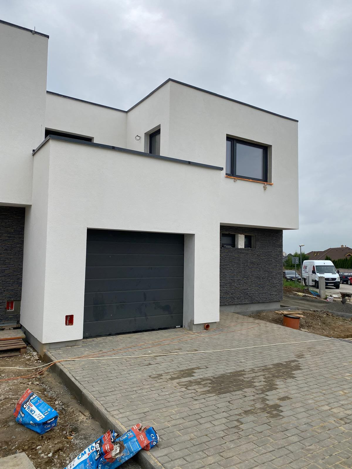 NA PREDAJ MODERNÝ 4-IZBOVÝ VILADOM S GARÁŽOU | NOVÁ SOTINA, SENICA