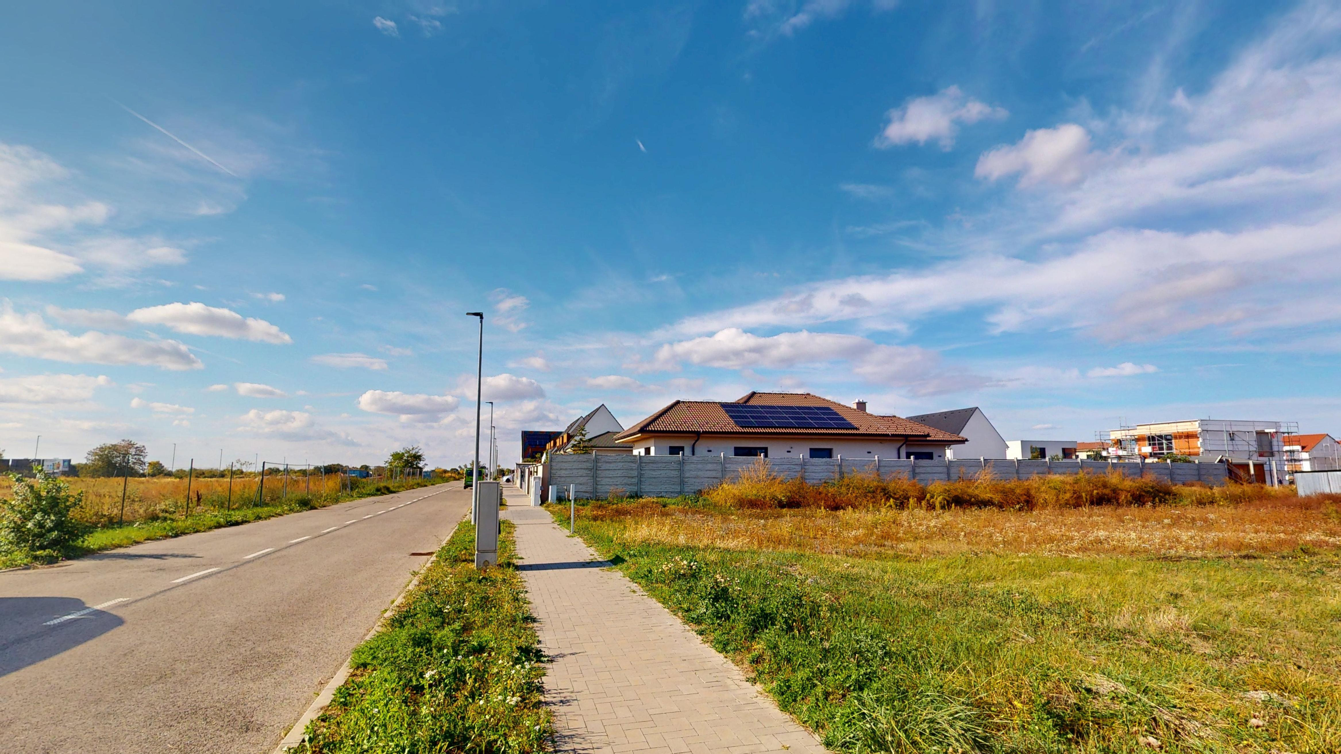 Stavebný pozemok (733 m²), Bratislava - Čunovo