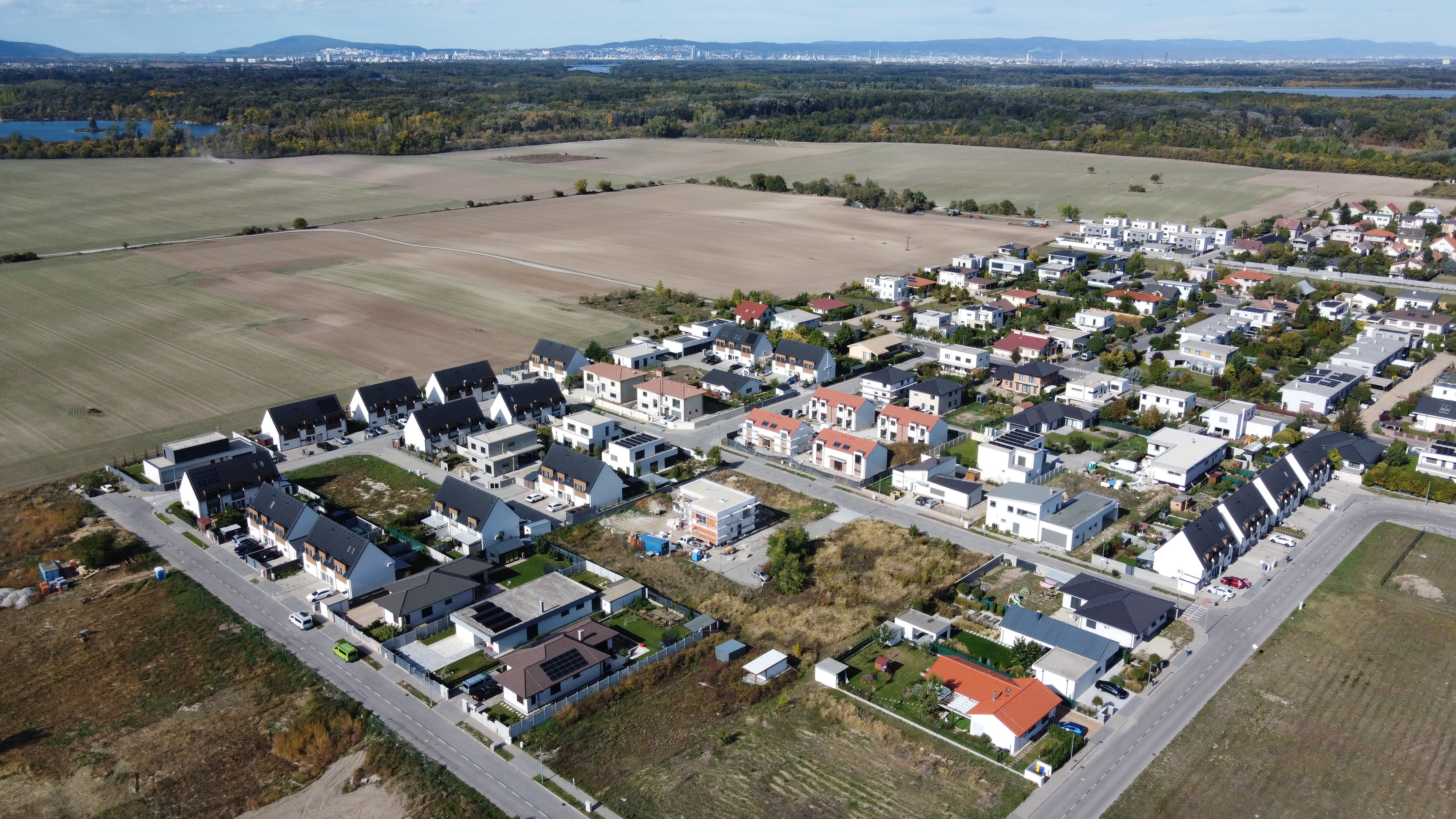 Stavebný pozemok (733 m²), Bratislava - Čunovo