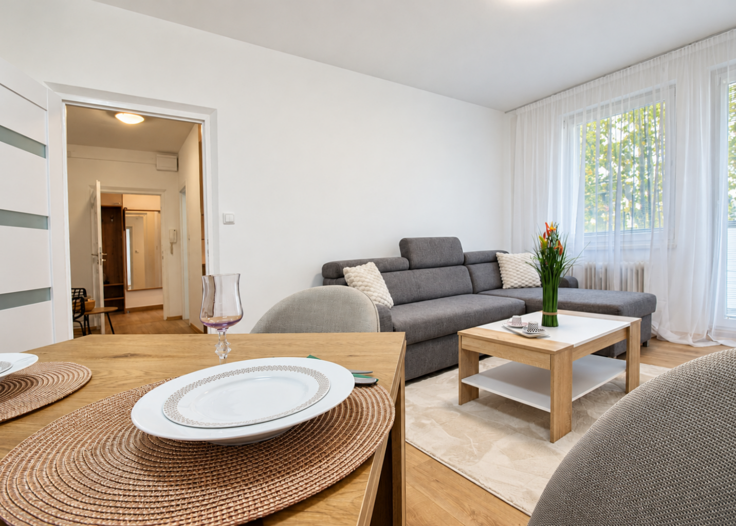 🏡 NA PRENÁJOM | KRÁSNY, KOMPLETNE ZREKONŠTRUOVANÝ 2-IZBOVÝ BYT S BALKÓNOM – NOVÉ MESTO NAD VÁHOM