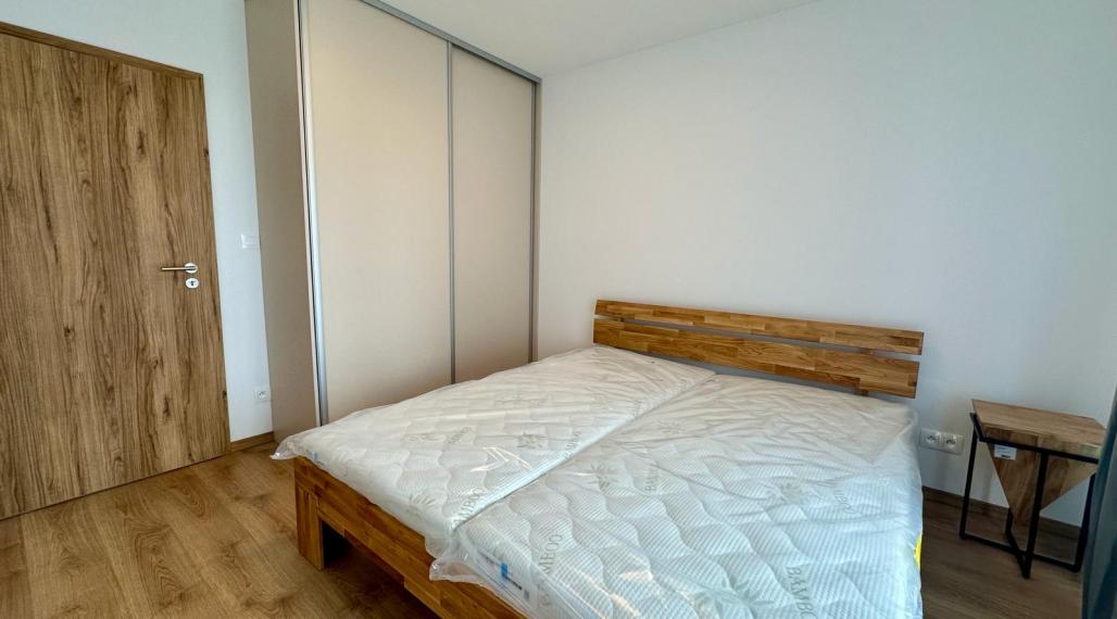 Prenájom 2i bytu  Bratislava - Rača