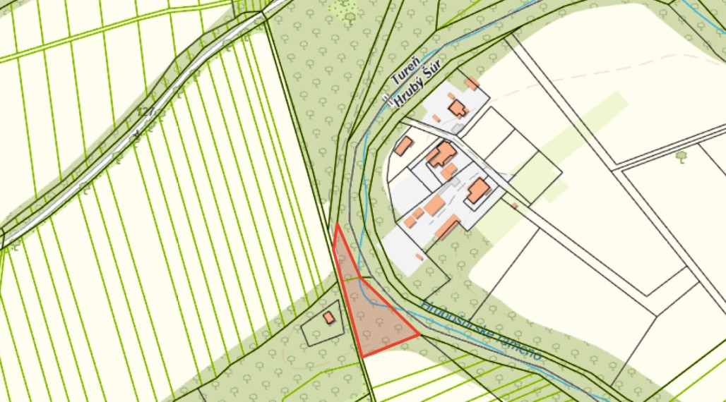 Pozemok pri potoku s atmosférou prírody – Tureň