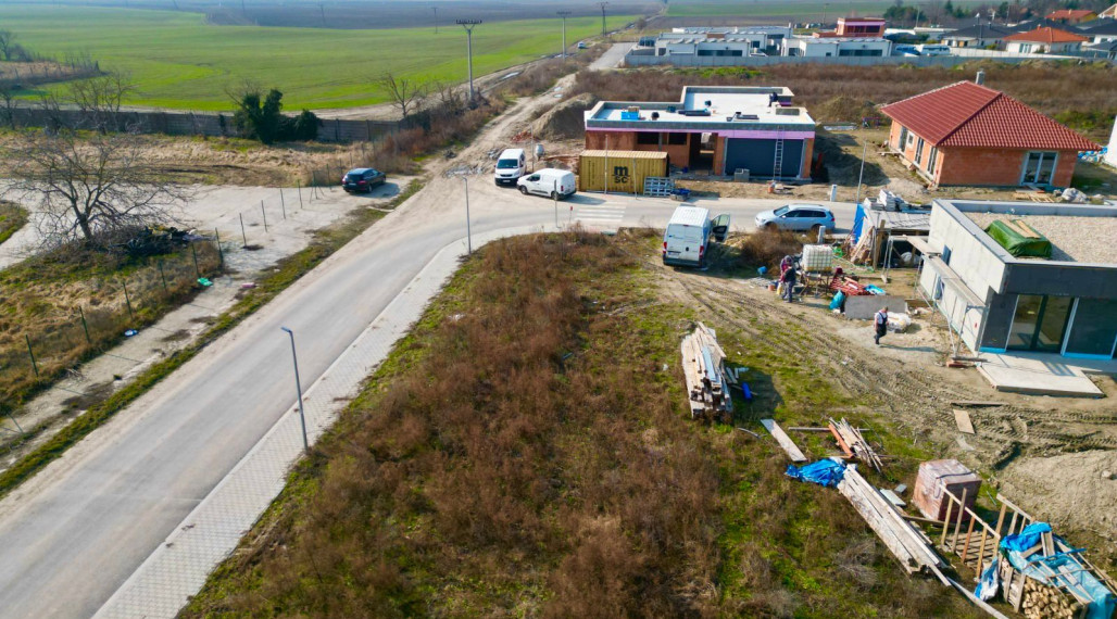 Posledný stavebný pozemok v projekte IBV Tomášov – Dunajská ulica
