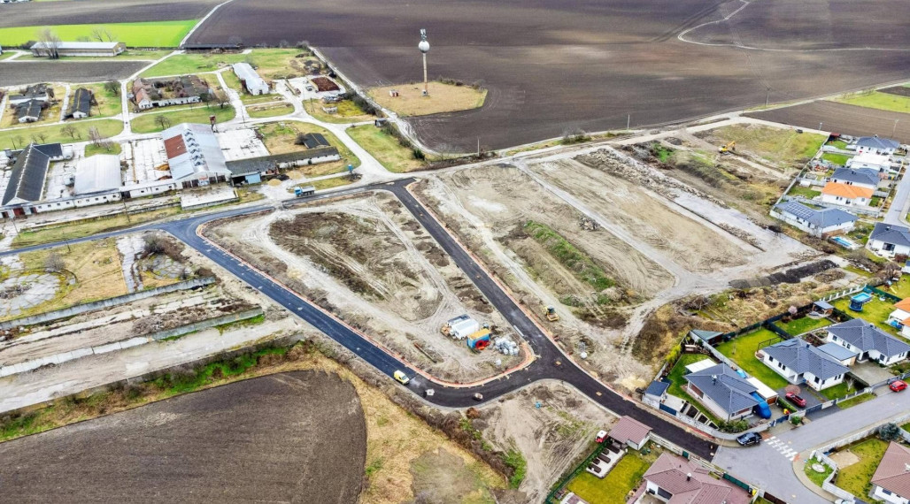 Posledný stavebný pozemok v projekte IBV Tomášov – Dunajská ulica