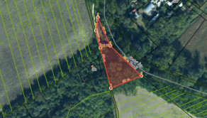 Pozemok pri potoku s atmosférou prírody – Tureň