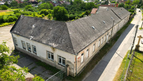 Areál v centre obce Jelka  – 5287 m²