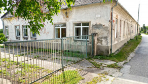 Areál v centre obce Jelka  – 5287 m²