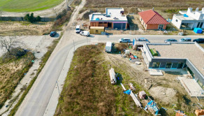 Posledný stavebný pozemok v projekte IBV Tomášov – Dunajská ulica