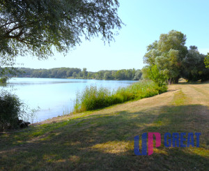 PREDAJ dvojpodlažnej rekreačnej chaty pri Šulianskom jazere