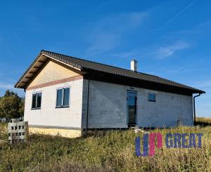 Na predaj 4 izbový rozostavaný rodinný dom v obci Radimov.