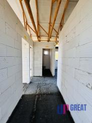 Na predaj 4 izbový rozostavaný rodinný dom v obci Radimov.