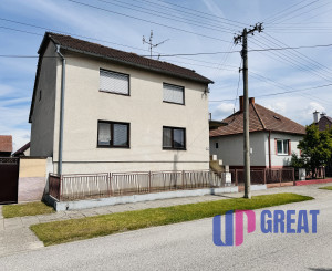 Na predaj priestranný 7-izbový rodinný dom v Gbeloch, okres Skalica.