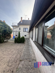 Na predaj priestranný 7-izbový rodinný dom v Gbeloch, okres Skalica.