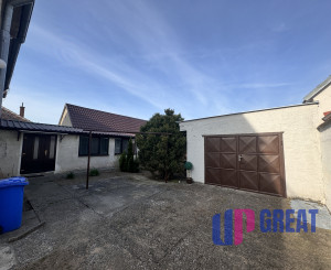 Na predaj priestranný 7-izbový rodinný dom v Gbeloch, okres Skalica.