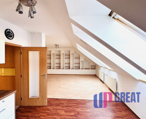 Priestranný 3-izbový byt s terasou na prenájom blízko centra Skalice.