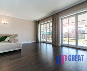 PREDAJ - Moderný, priestranný, úsporný dom v Mnešiciach