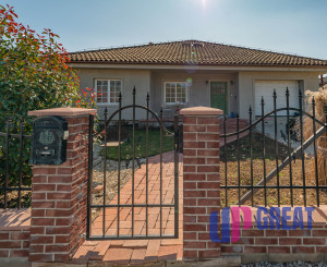 PREDAJ - Moderný, priestranný, úsporný dom v Mnešiciach