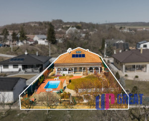 PREDAJ - Moderný, priestranný, úsporný dom v Mnešiciach