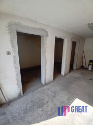 KROMPACHY- rodinný dom (10izieb)+ 3 garáže na PREDAJ !