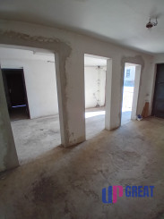 KROMPACHY- rodinný dom (10izieb)+ 3 garáže na PREDAJ !