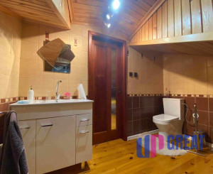 KROMPACHY- rodinný dom (10izieb)+ 3 garáže na PREDAJ !