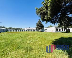 Predaj budovy s veľkým pozemkom – Gbely, priemyselná zóna, pozemok 5602 m².