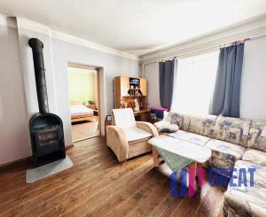 Na predaj 3-izbový rodinný dom s garážou a hospodárskymi budovami – Holíč, ul. Štúrova.