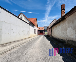 Na predaj 3-izbový rodinný dom s garážou a hospodárskymi budovami – Holíč, ul. Štúrova.