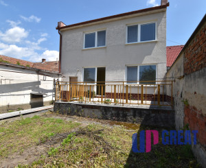 Na predaj rodinný dom s garážou v Malackách